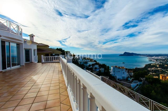 Chalet de 4 habitaciones en Altea en venta con piscina garaje - 1.195.000 € (Ref: 10079574)