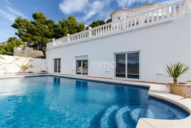 Chalet de 4 habitaciones en Altea en venta con piscina garaje - 1.195.000 € (Ref: 10079574)