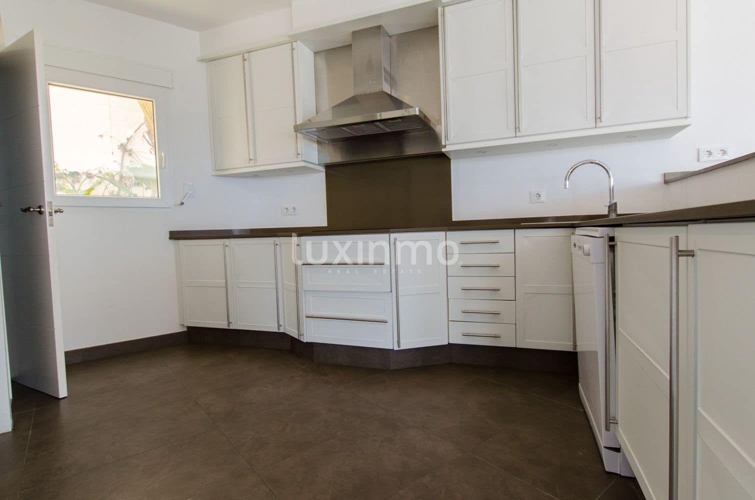 Chalet de 4 habitaciones en Altea en venta con piscina garaje - 1.195.000 € (Ref: 10079574)
