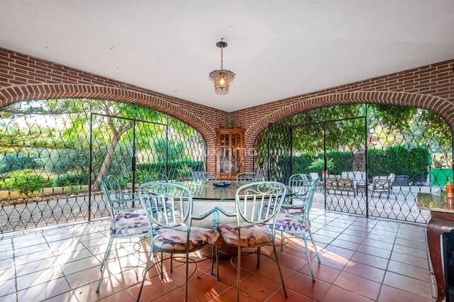6 bedroom Villa for sale in Coloma  , La Nucia with garage - € 1,500,000 (Ref: 10079586)