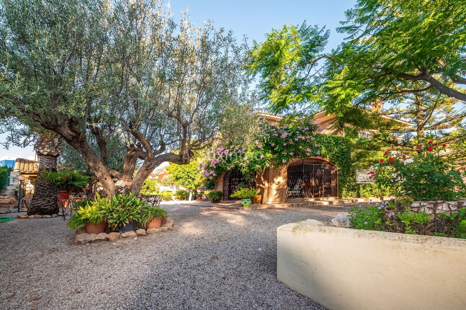 6 bedroom Villa for sale in La Nucia with garage - € 1,500,000 (Ref: 10079586)
