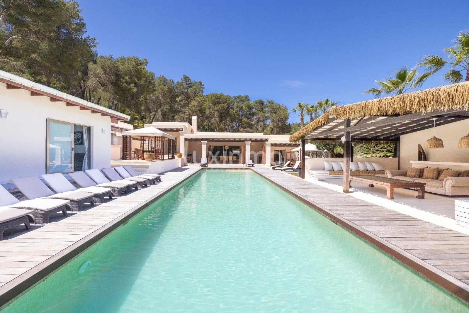 Villa/Maison de 18 chambres à louer à Roca Llisa avec piscine garage - 30 000 € (Ref: 10079587)
