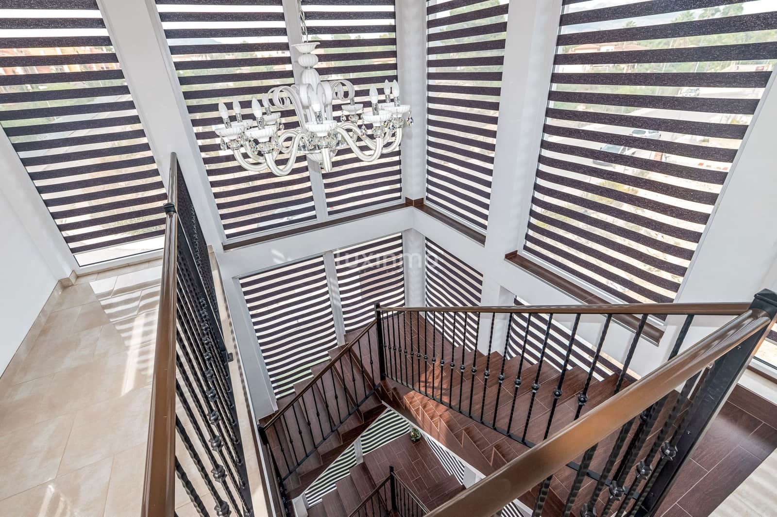5 soverom Villa til salgs i Alfaz del Pi / L'Alfas del Pi med svømmebasseng garasje - € 1 290 000 (Ref: 10079588)