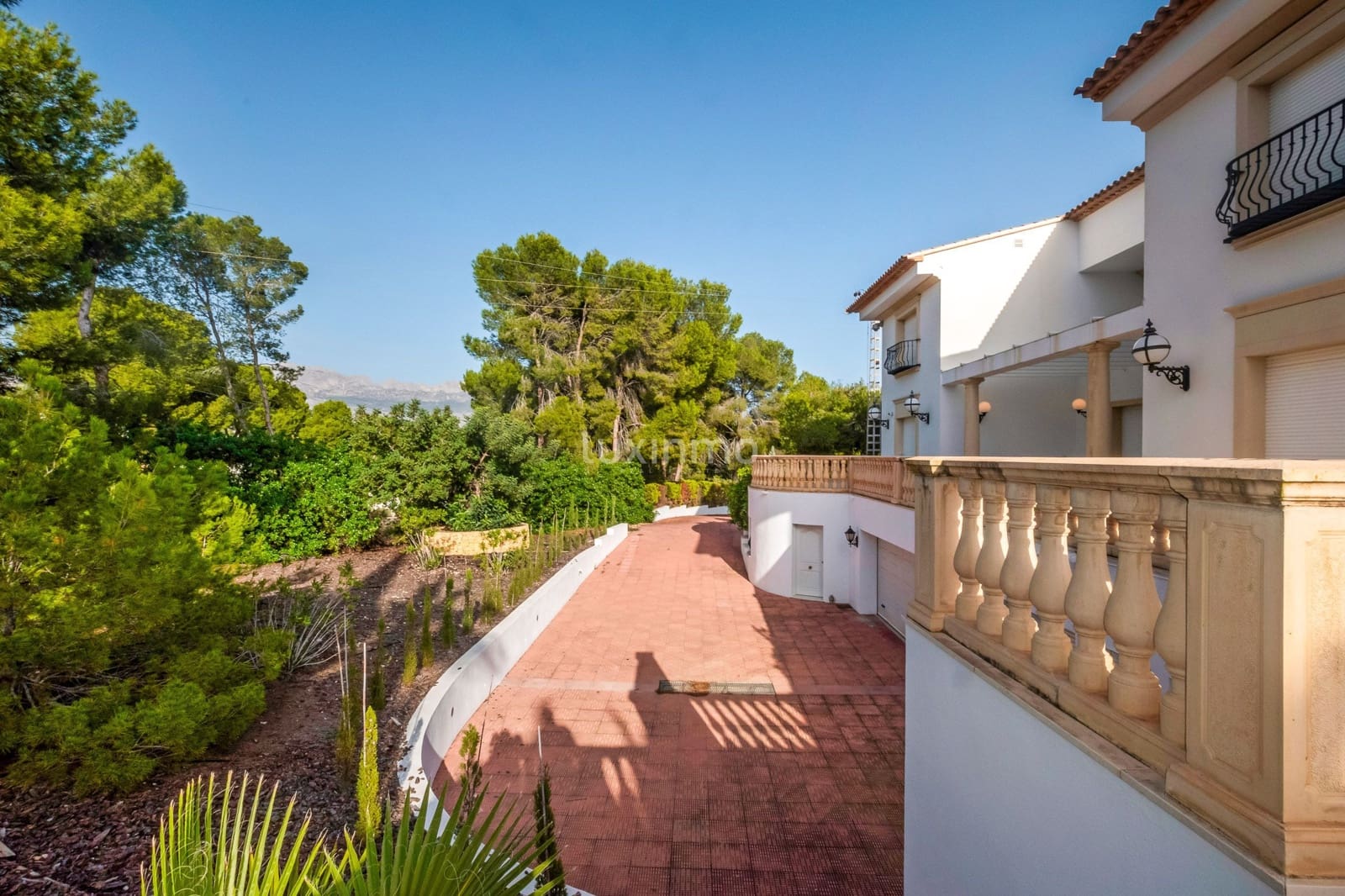 8 quarto Moradia para arrendar em Altea com piscina garagem - 11 000 € (Ref: 10079589)