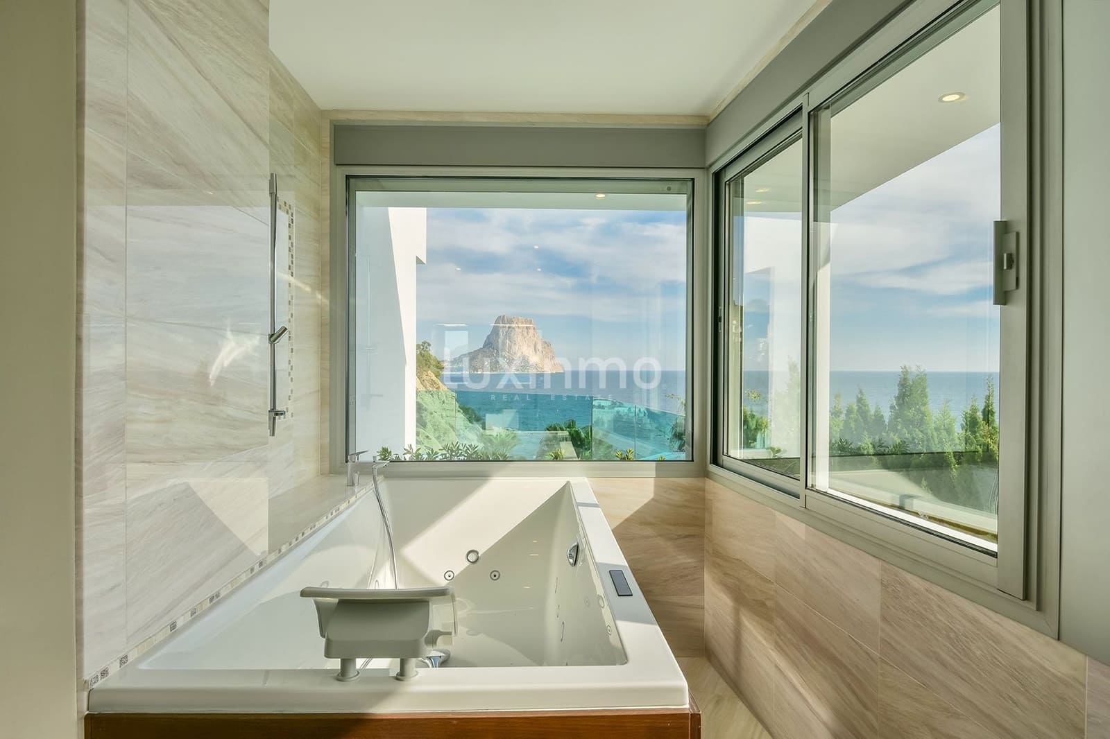 3 chambre Villa/Maison à vendre à Calpe / Calp avec piscine garage - 2 950 000 € (Ref: 10079590)