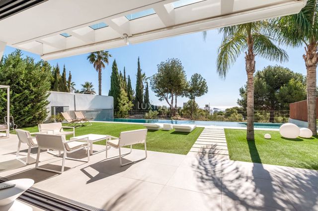 3 soveværelse Villa til salg i Finestrat med swimmingpool garage - € 1.270.000 (Ref: 10079595)
