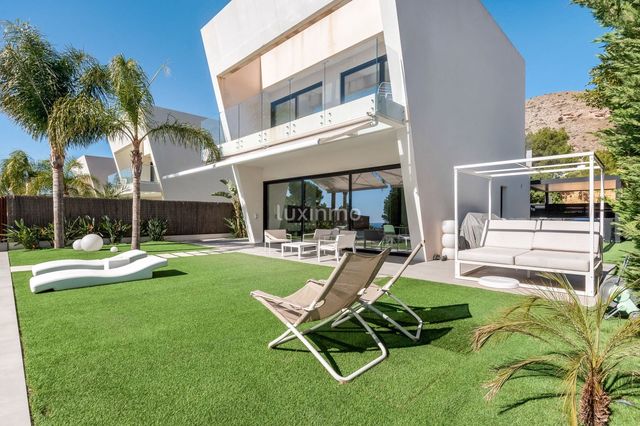 3 soveværelse Villa til salg i Finestrat med swimmingpool garage - € 1.270.000 (Ref: 10079595)