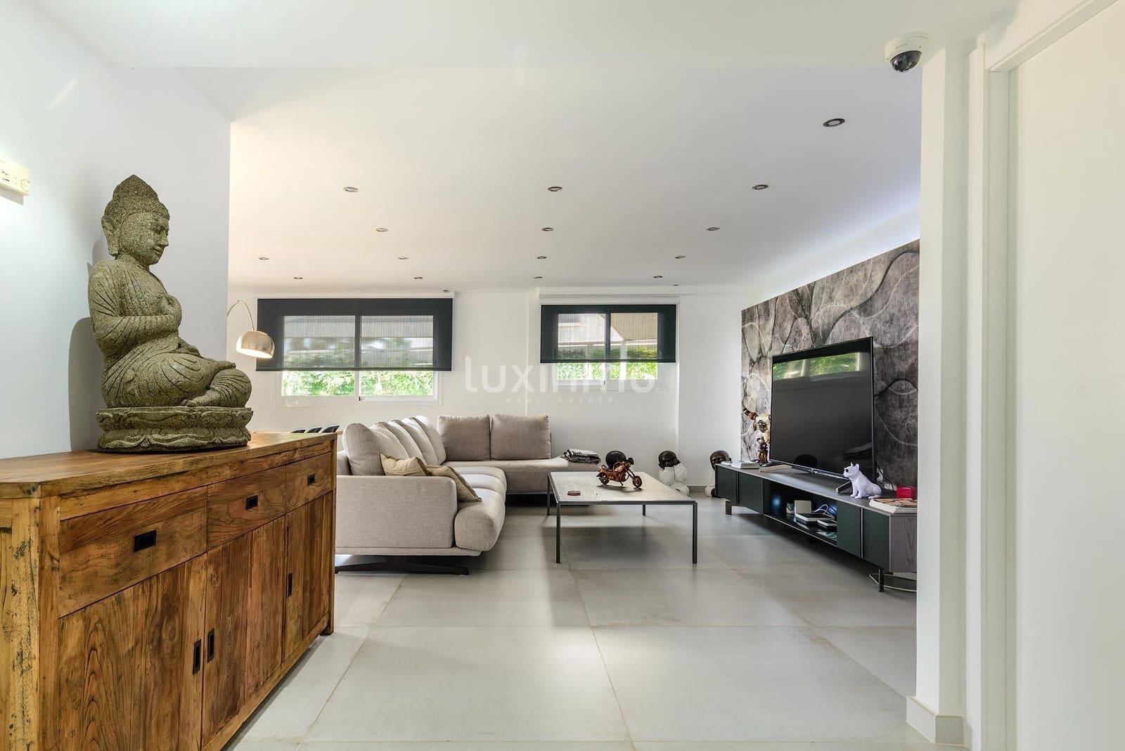3 bedroom Apartment for sale in Ibiza / Eivissa town with pool garage - € 1,540,000 (Ref: 10079600)