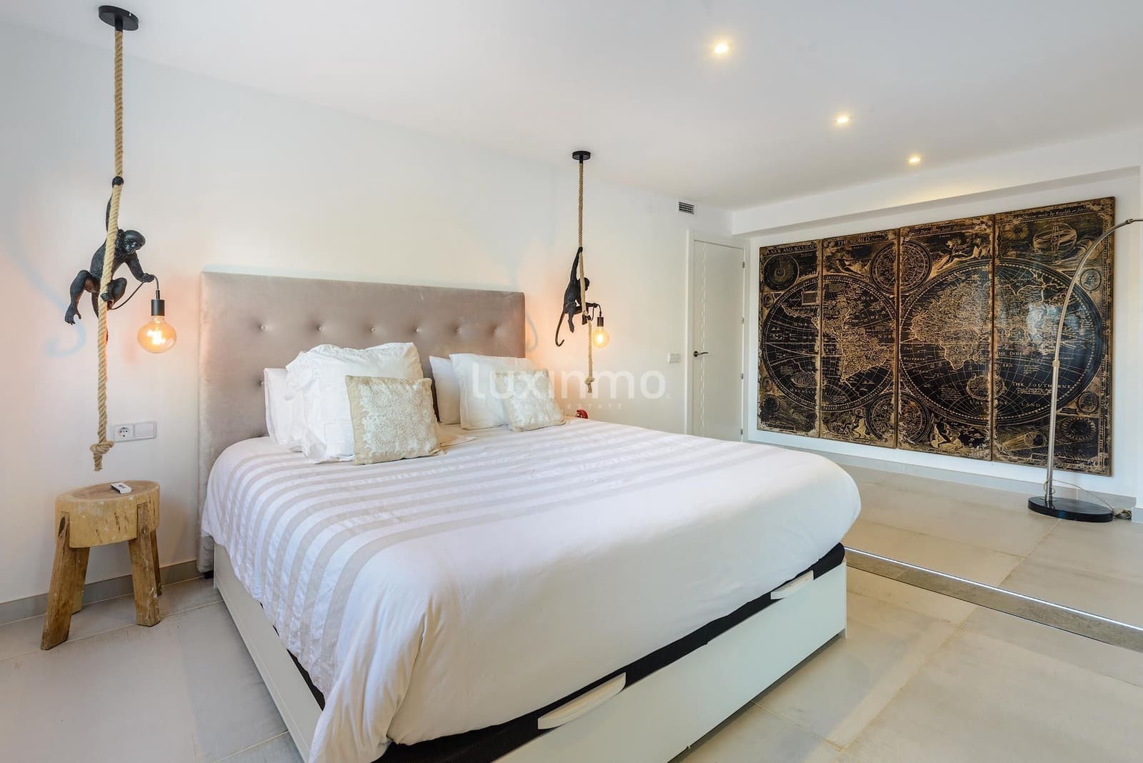 3 bedroom Apartment for sale in Ibiza / Eivissa town with pool garage - € 1,540,000 (Ref: 10079600)