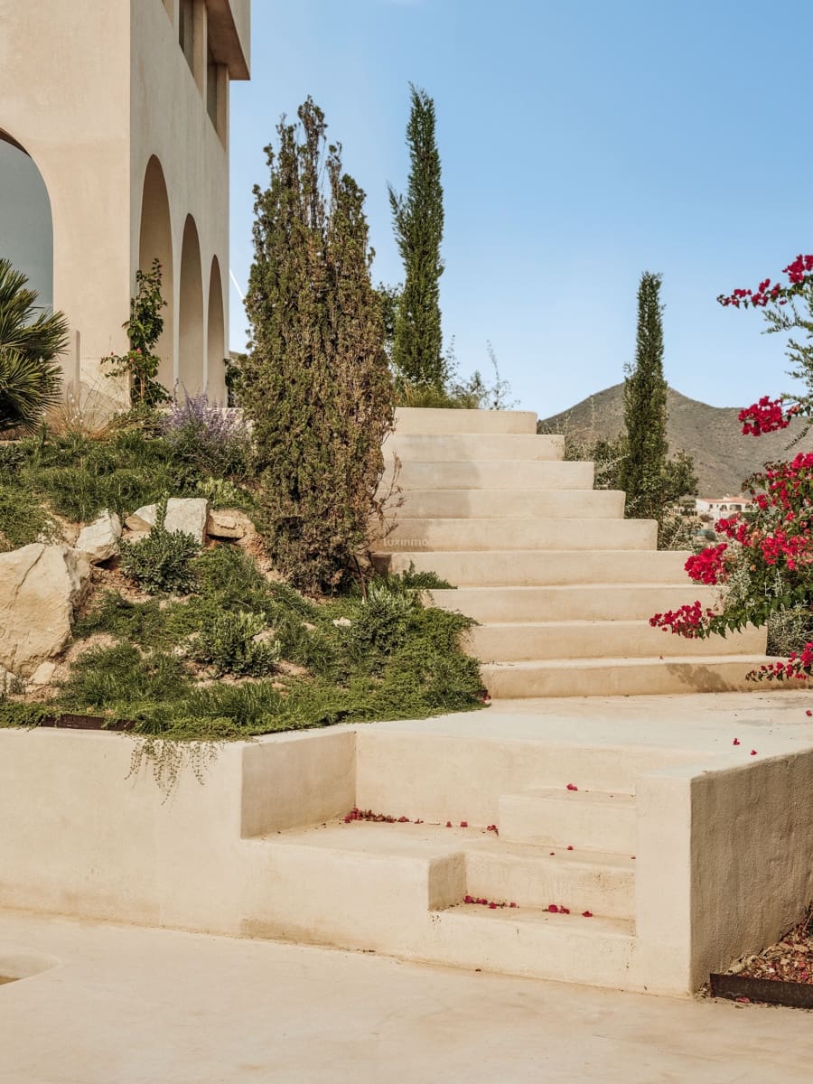 4 slaapkamer Villa te koop in El Campello met zwembad garage - € 1.650.000 (Ref: 10079610)