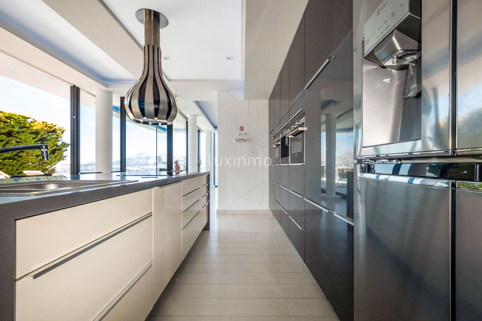 6 Zimmer Villa zu verkaufen in Altea mit Pool Garage - 2.490.000 € (Ref: 10079628)