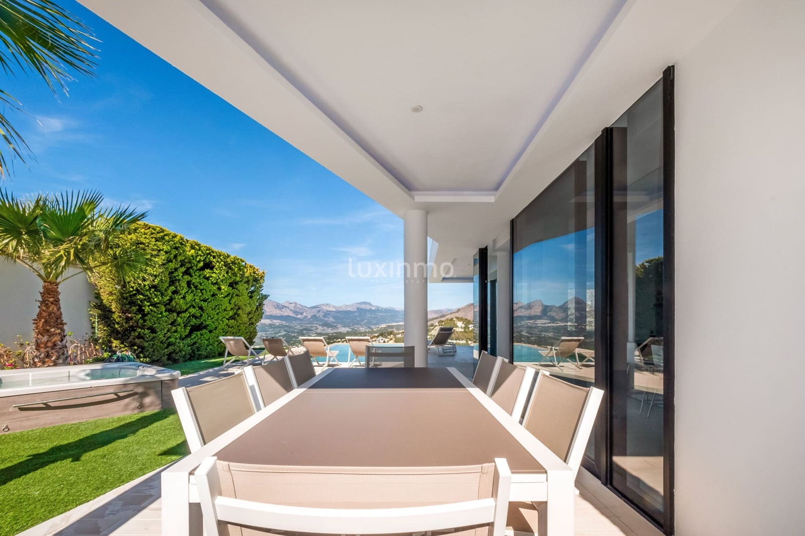 6 Zimmer Villa zu verkaufen in Altea mit Pool Garage - 2.490.000 € (Ref: 10079628)