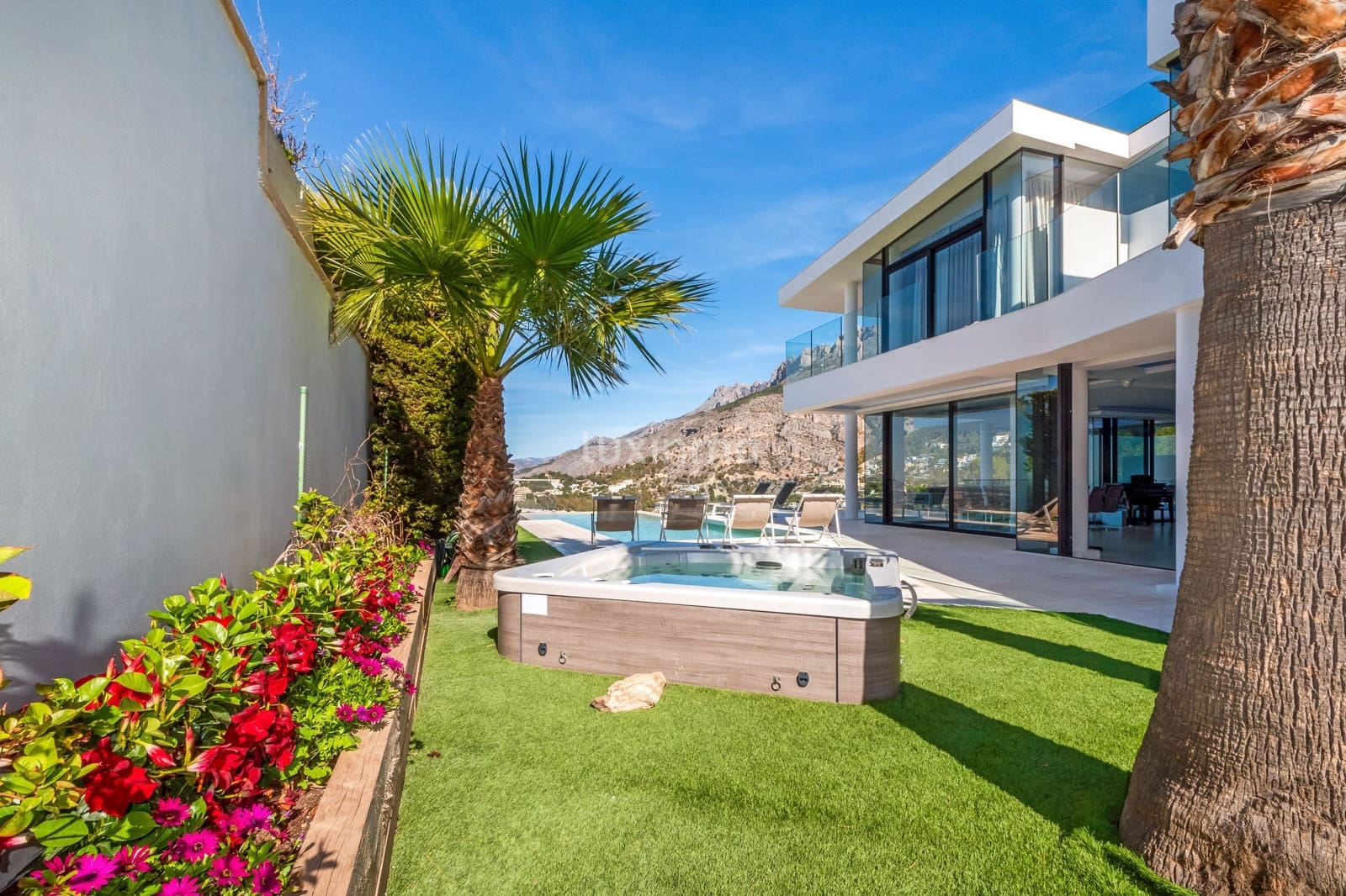 6 Zimmer Villa zu verkaufen in Altea mit Pool Garage - 2.490.000 € (Ref: 10079628)