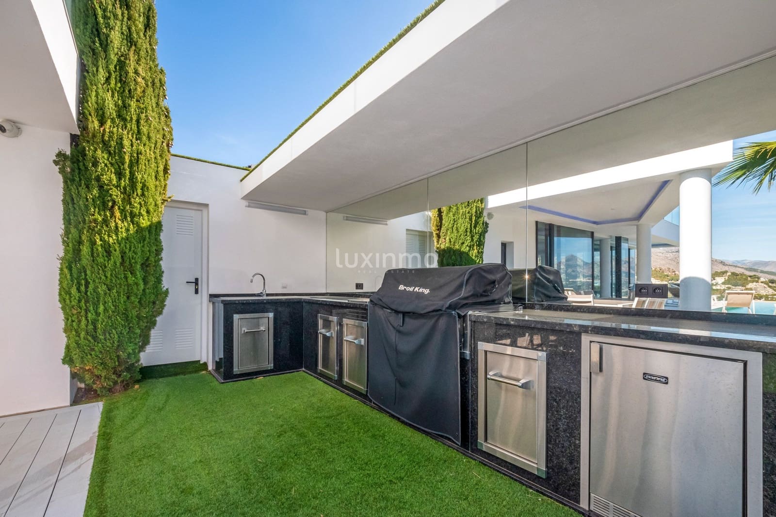 6 Zimmer Villa zu verkaufen in Altea mit Pool Garage - 2.490.000 € (Ref: 10079628)