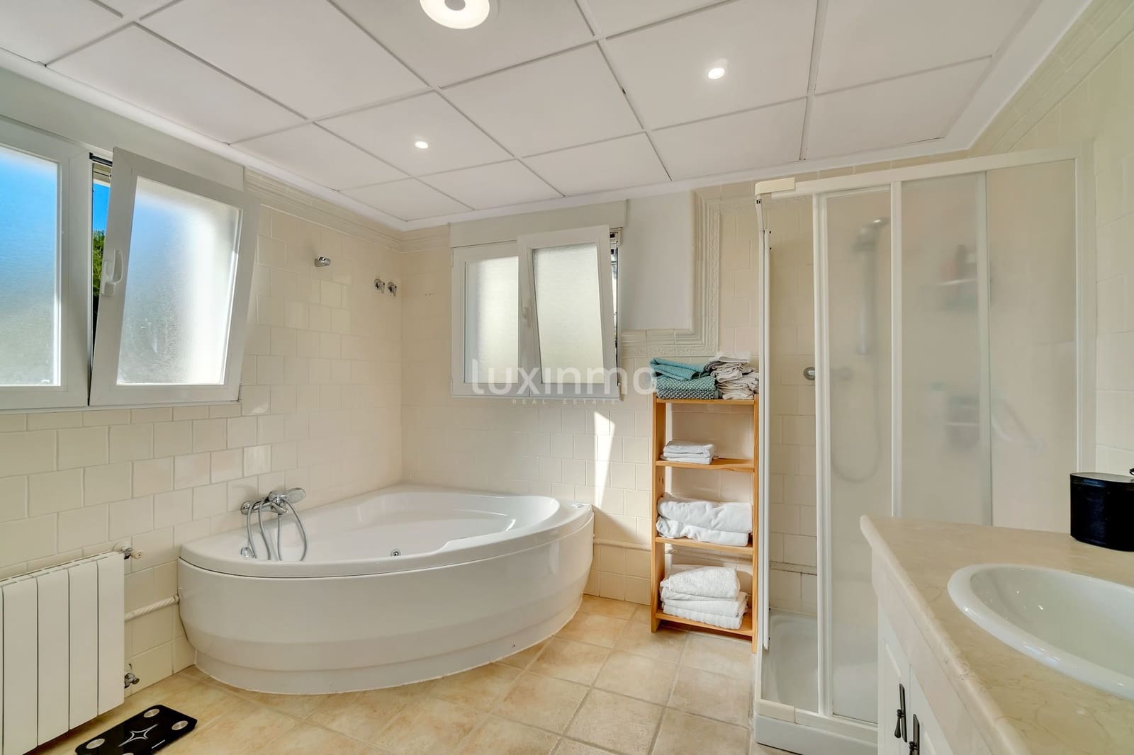 4 soveværelse Villa til salg i Altea med swimmingpool garage - € 990.000 (Ref: 10079630)