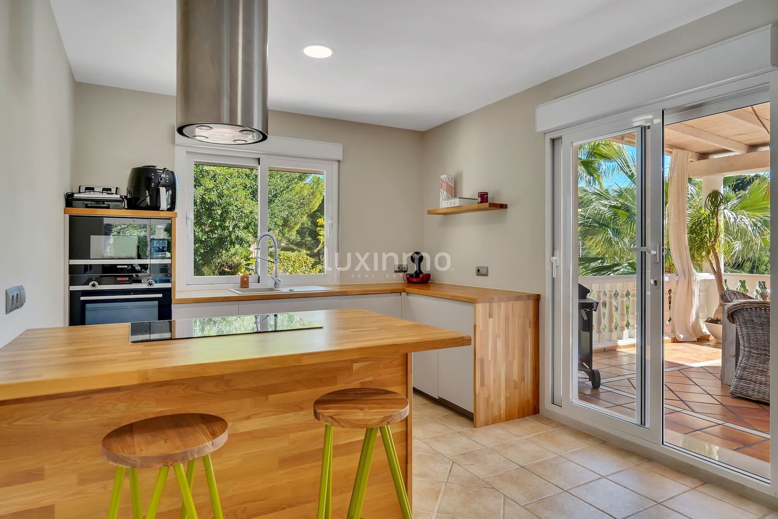 4 soveværelse Villa til salg i Altea med swimmingpool garage - € 990.000 (Ref: 10079630)