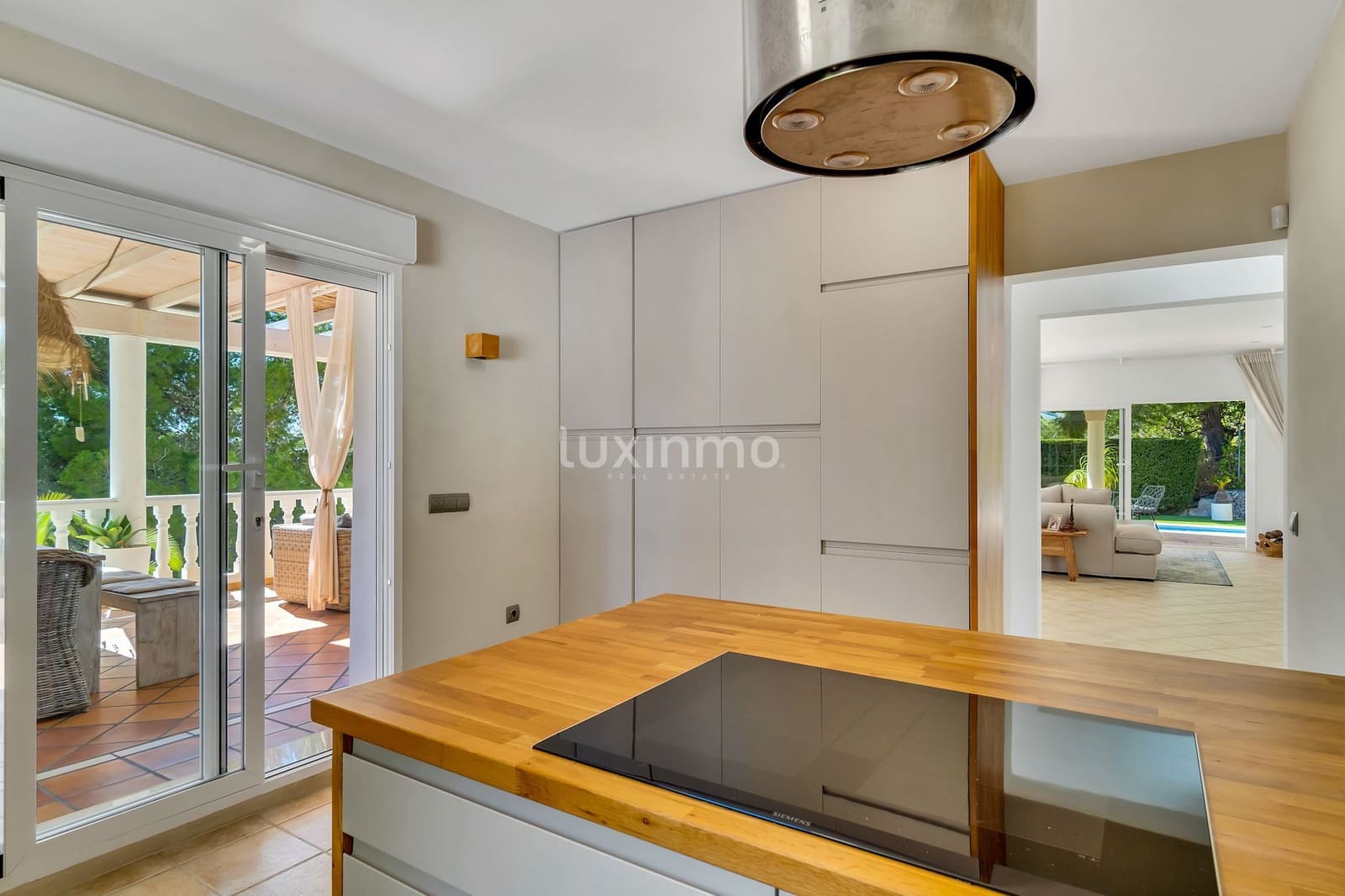 4 soveværelse Villa til salg i Altea med swimmingpool garage - € 990.000 (Ref: 10079630)