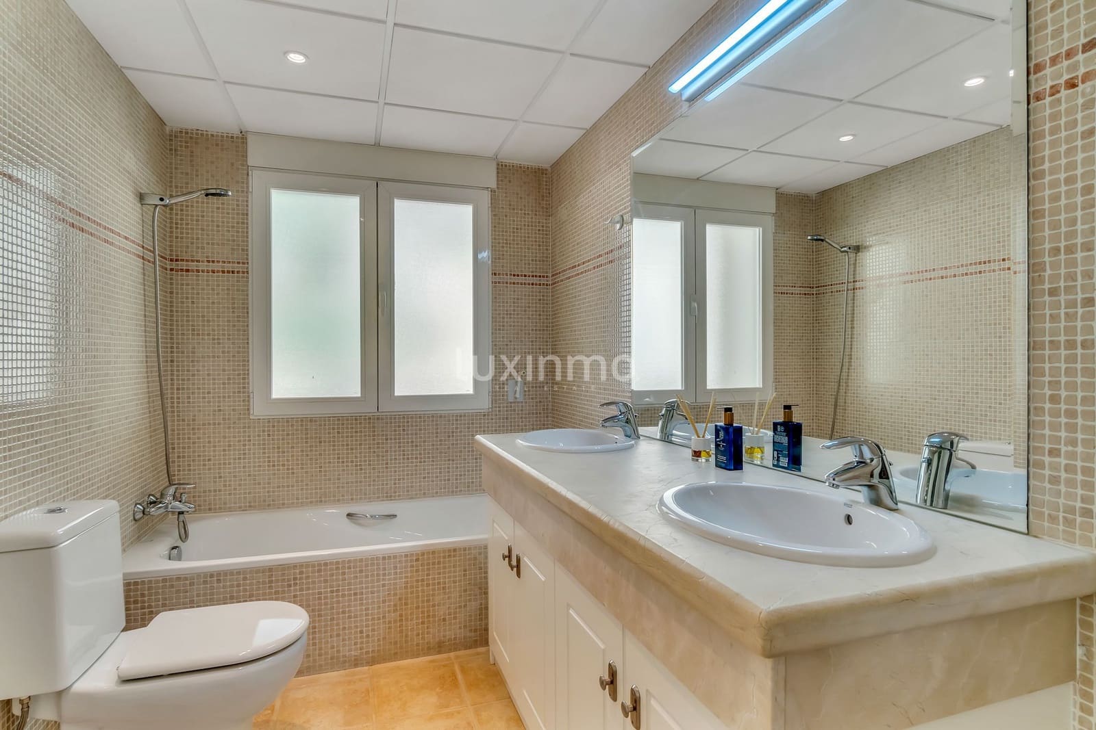 4 soveværelse Villa til salg i Altea med swimmingpool garage - € 990.000 (Ref: 10079630)