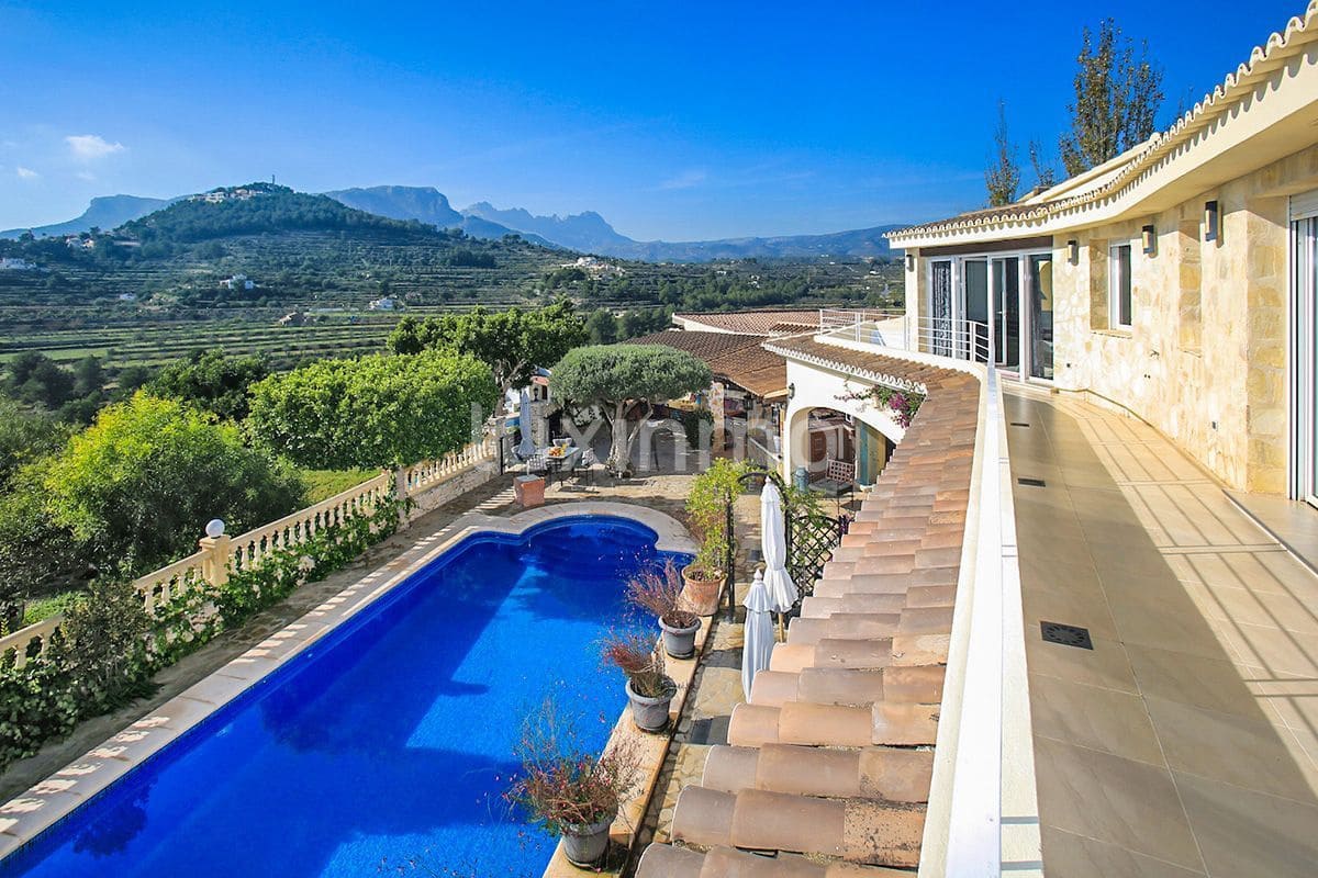 4 chambre Villa/Maison à vendre à Calpe / Calp avec piscine garage - 2 250 000 € (Ref: 10079646)