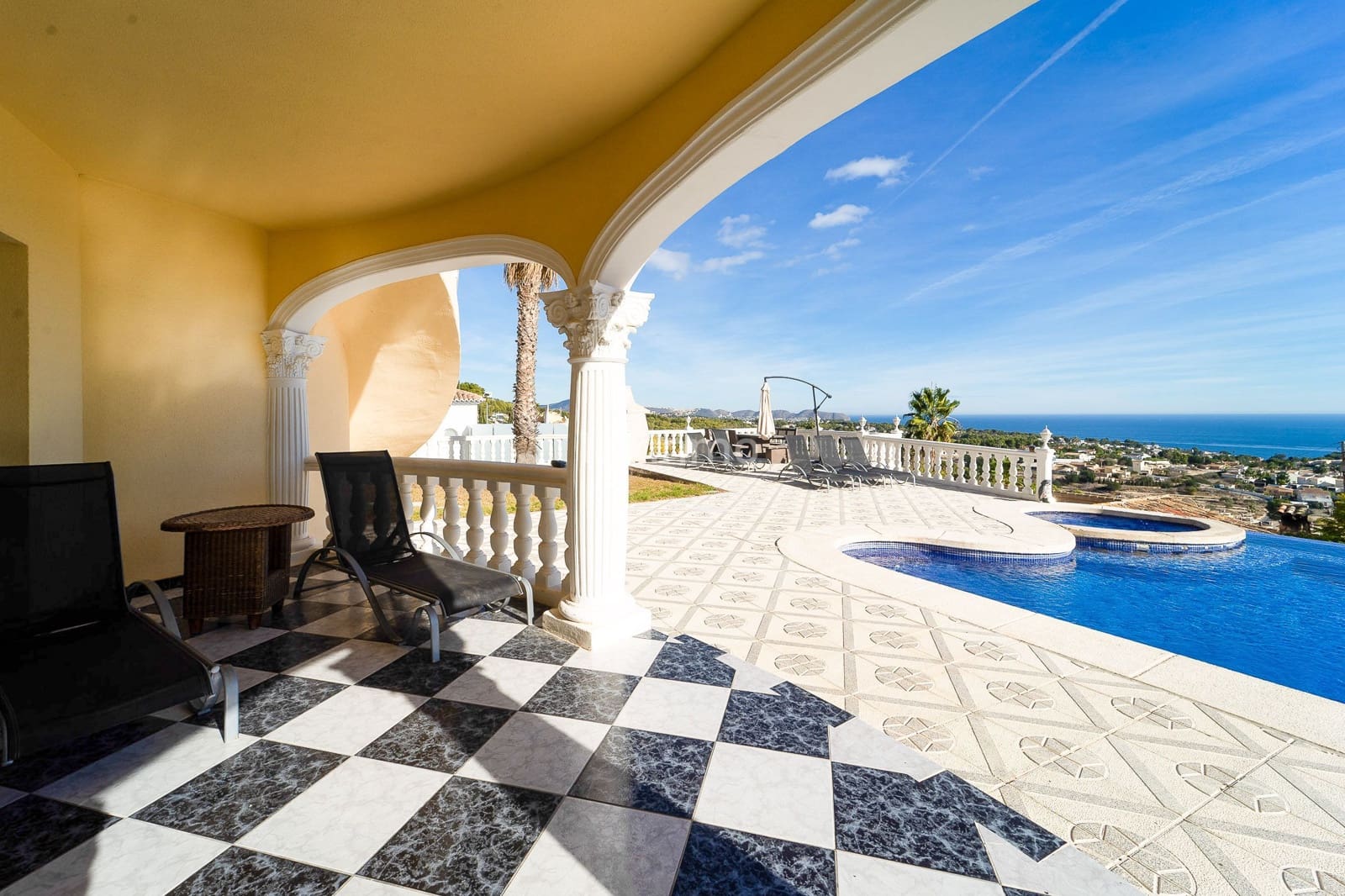 Chalet de 4 habitaciones en Calpe / Calp en venta con piscina garaje - 1.400.000 € (Ref: 10079648)