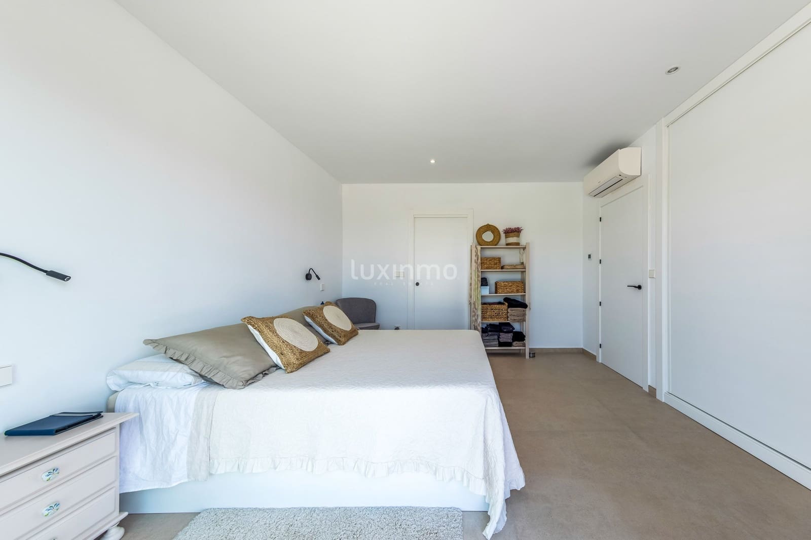 4 soveværelse Villa til salg i La Nucia med swimmingpool garage - € 1.175.000 (Ref: 10079649)