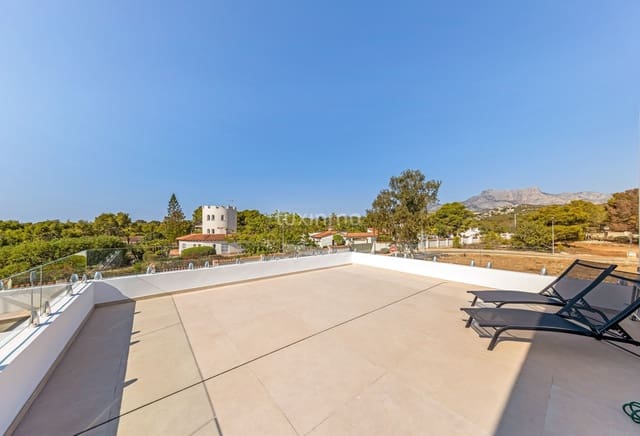 4 soveværelse Villa til salg i La Nucia med swimmingpool garage - € 1.175.000 (Ref: 10079649)