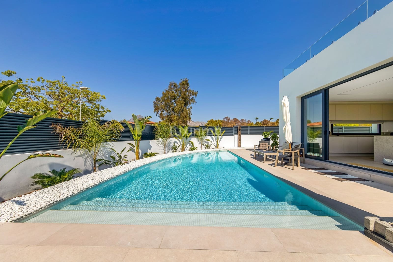 4 soveværelse Villa til salg i La Nucia med swimmingpool garage - € 1.175.000 (Ref: 10079649)