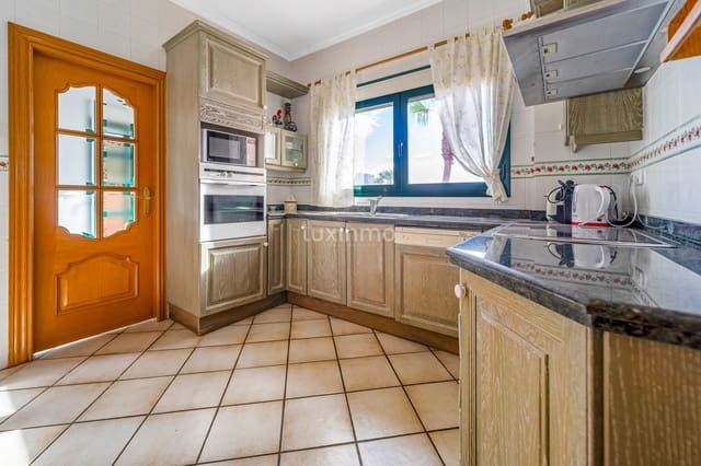 Chalet de 6 habitaciones en Calpe / Calp en venta con piscina garaje - 1.475.000 € (Ref: 10079652)