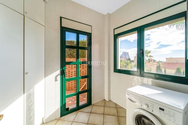 Chalet de 6 habitaciones en Calpe / Calp en venta con piscina garaje - 1.475.000 € (Ref: 10079652)