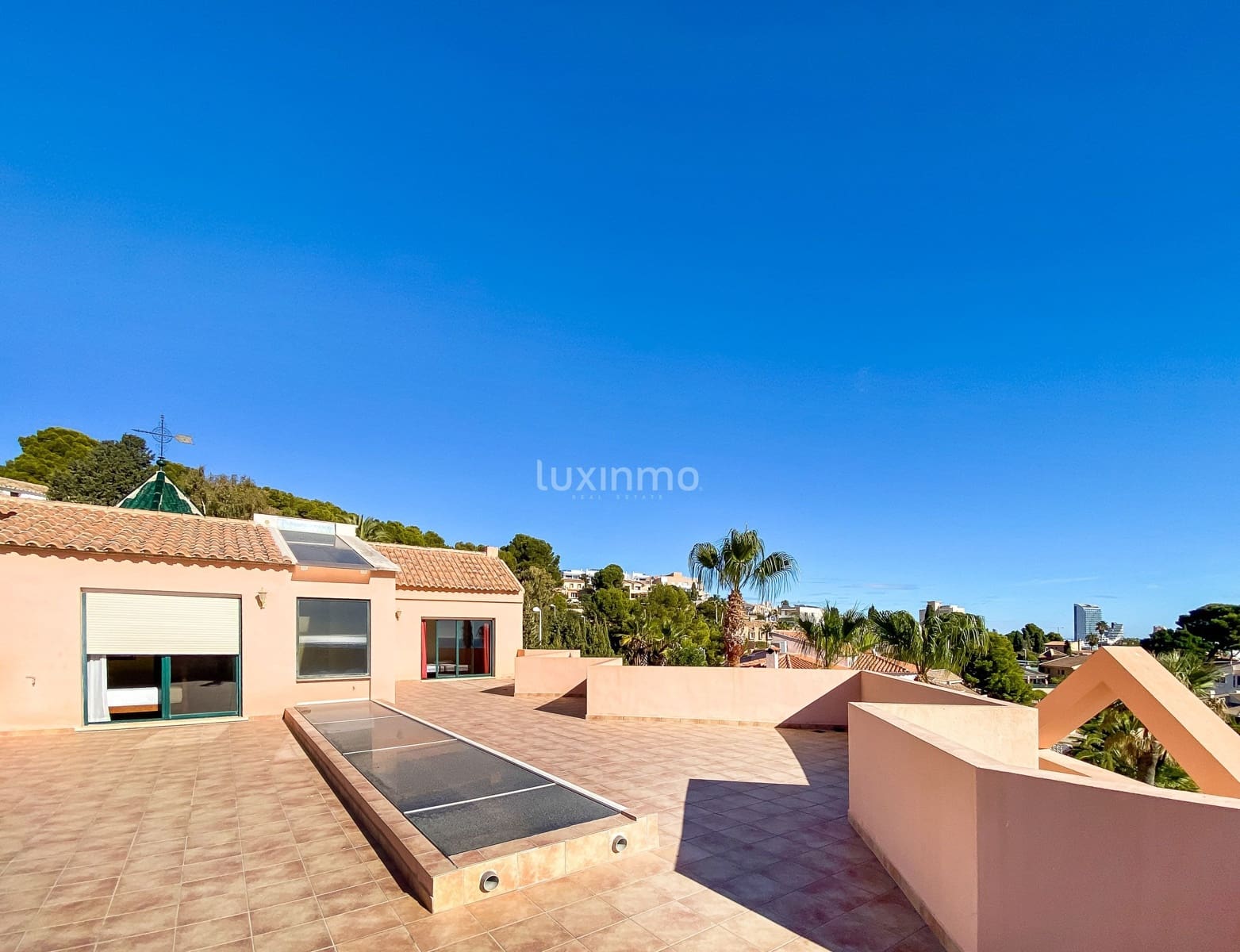 Chalet de 6 habitaciones en Calpe / Calp en venta con piscina garaje - 1.475.000 € (Ref: 10079652)