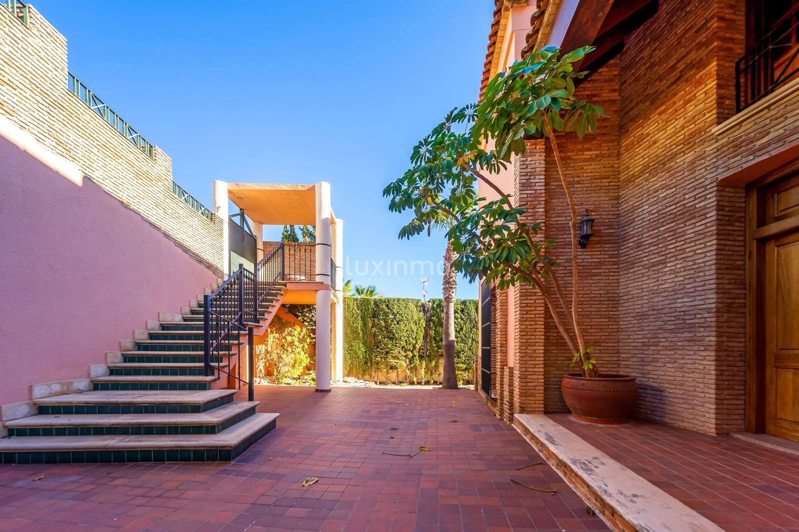 Chalet de 6 habitaciones en Calpe / Calp en venta con piscina garaje - 1.475.000 € (Ref: 10079652)