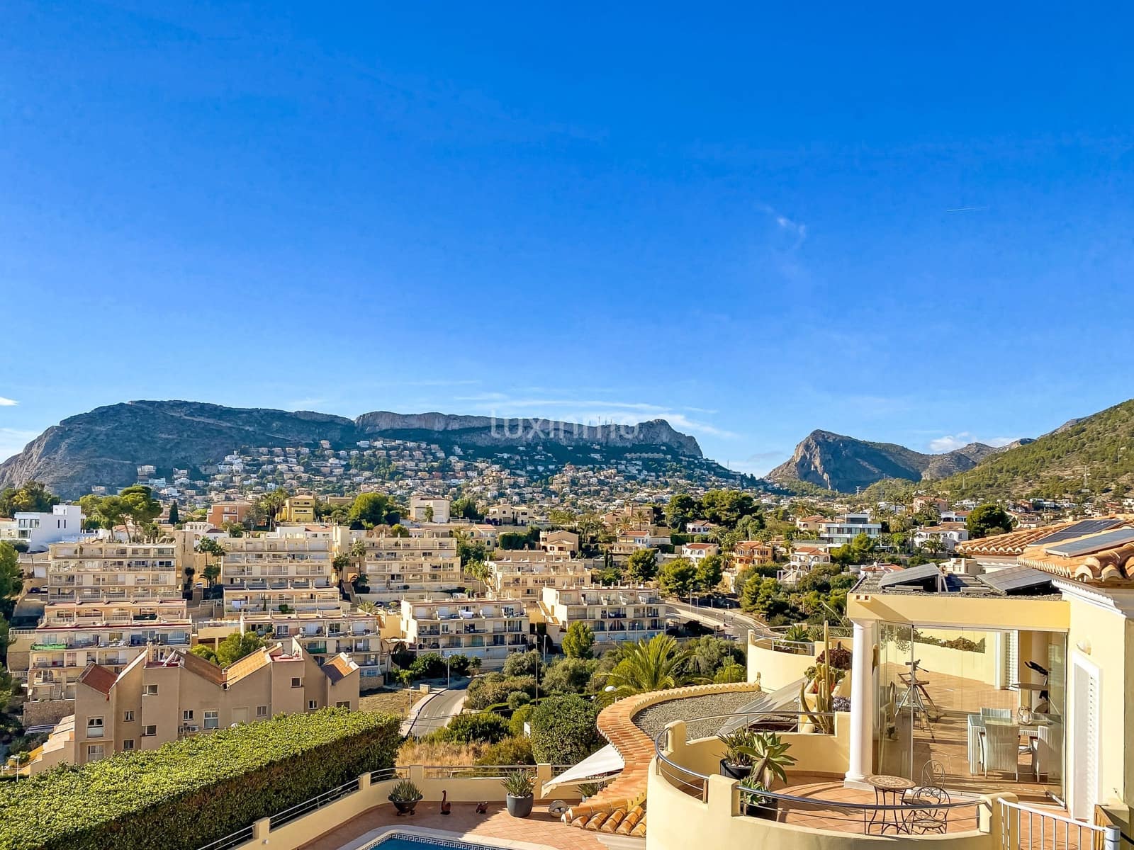 Chalet de 6 habitaciones en Calpe / Calp en venta con piscina garaje - 1.475.000 € (Ref: 10079652)