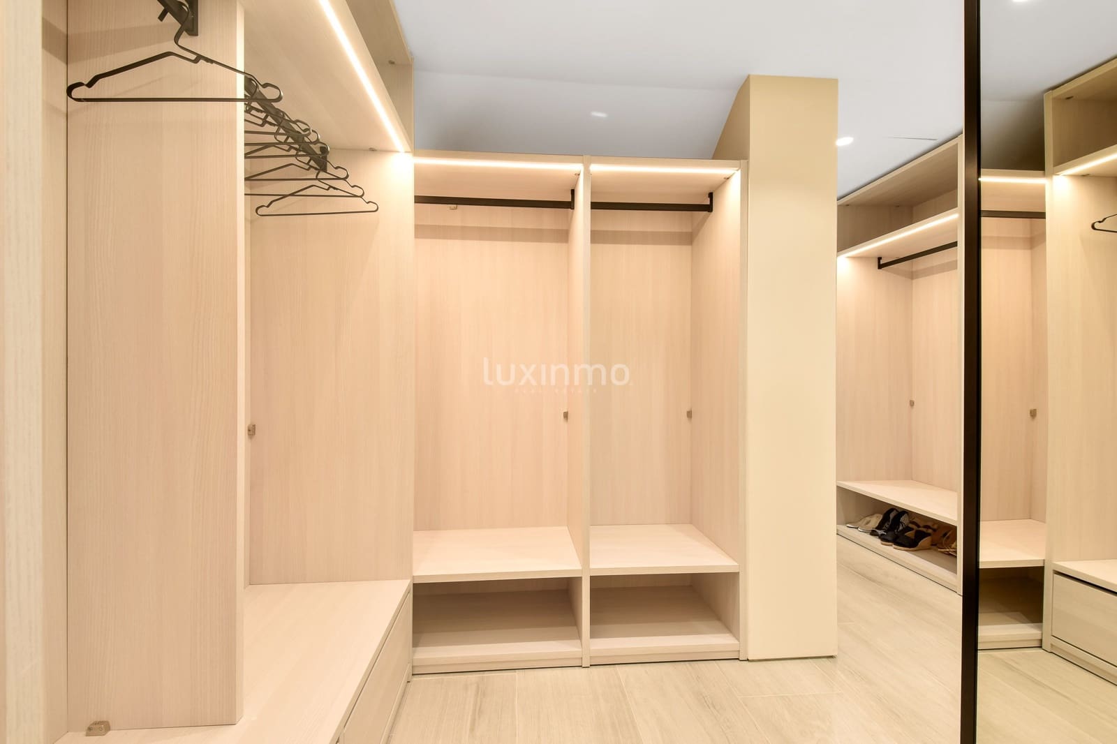 7 chambre Villa/Maison à vendre à Can Furnet avec piscine garage - 8 500 000 € (Ref: 10079657)