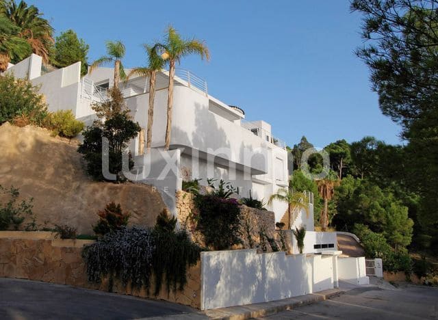 Chalet de 3 habitaciones en Altea en venta con piscina garaje - 1.750.000 € (Ref: 10079659)