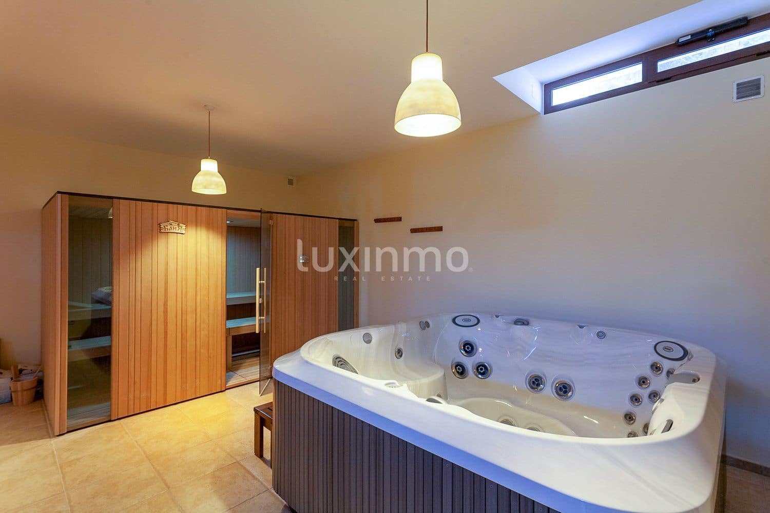 Chalet de 5 habitaciones en Benissa en venta con piscina garaje - 2.930.000 € (Ref: 10079660)