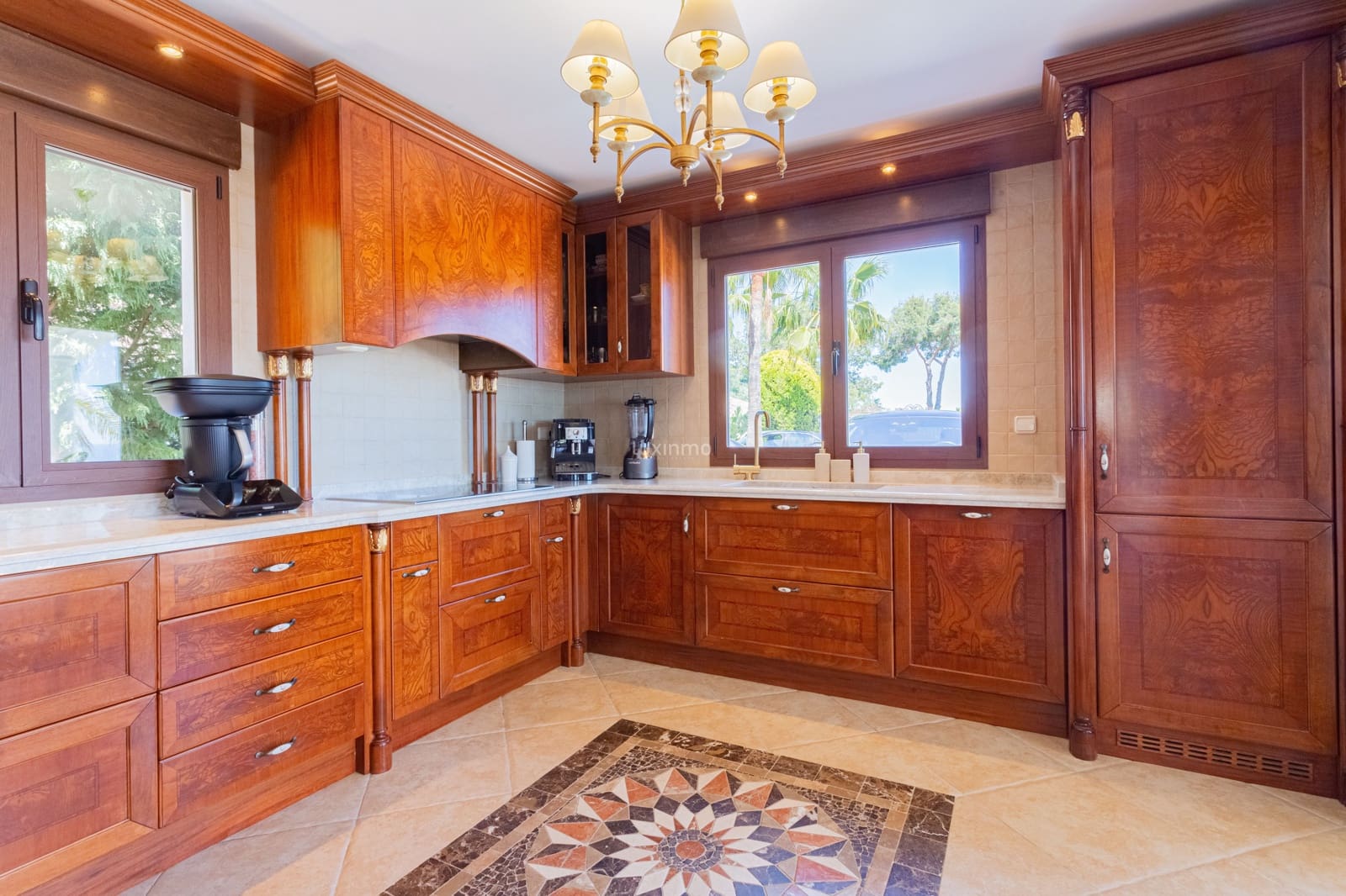 Chalet de 5 habitaciones en Benissa en venta con piscina garaje - 2.930.000 € (Ref: 10079660)