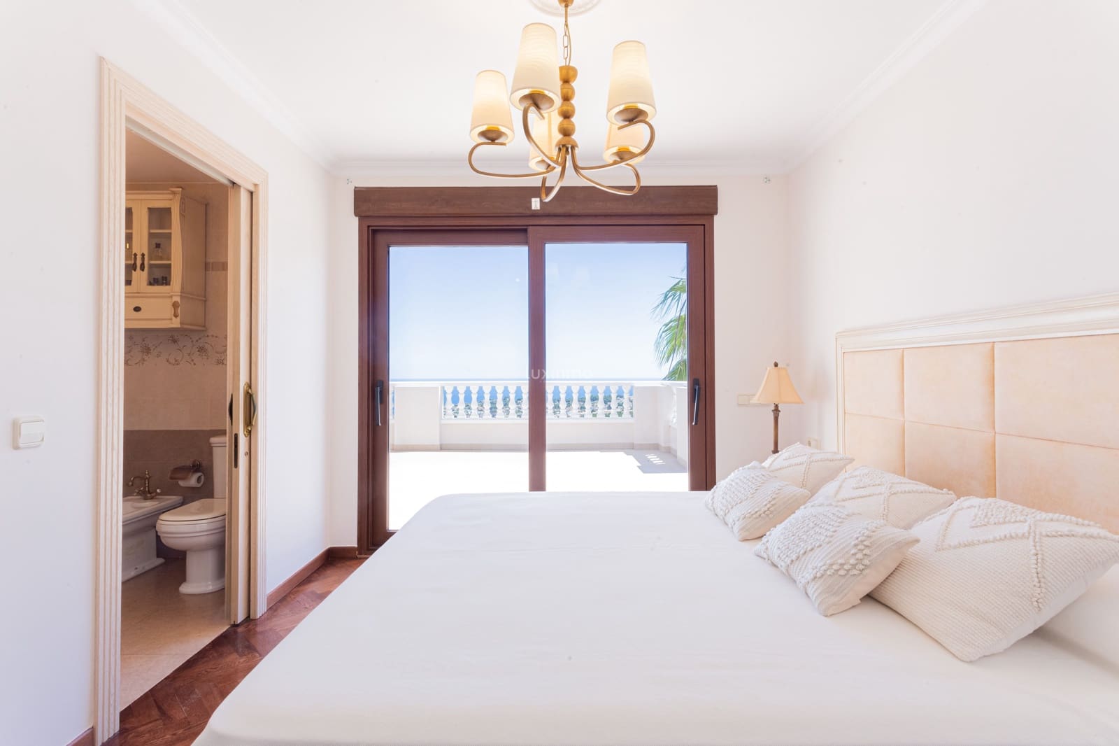 Chalet de 5 habitaciones en Benissa en venta con piscina garaje - 2.930.000 € (Ref: 10079660)