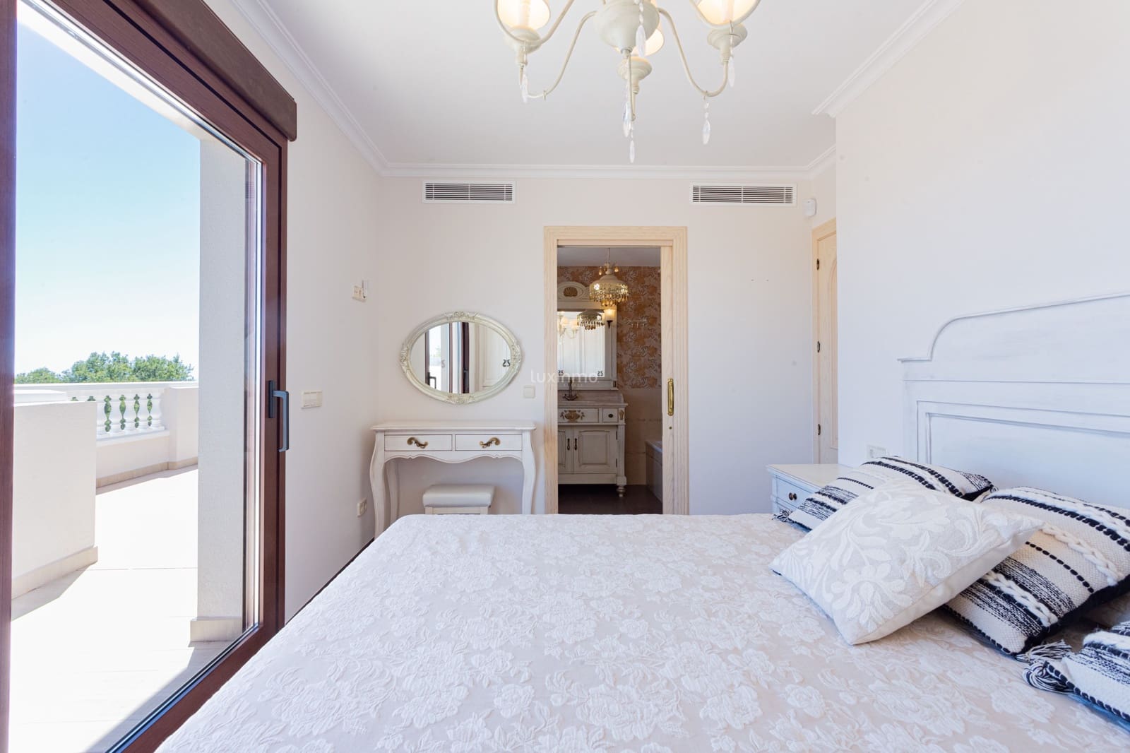Chalet de 5 habitaciones en Benissa en venta con piscina garaje - 2.930.000 € (Ref: 10079660)