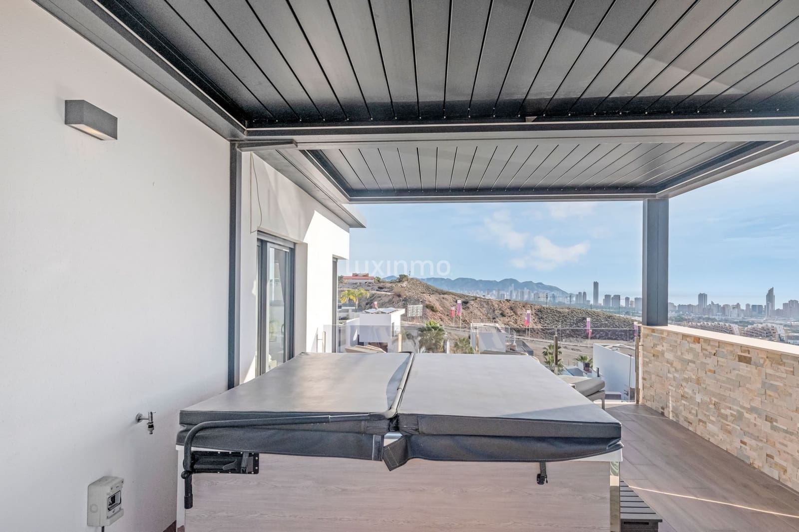 Chalet de 5 habitaciones en Finestrat en venta con piscina garaje - 1.100.000 € (Ref: 10079666)