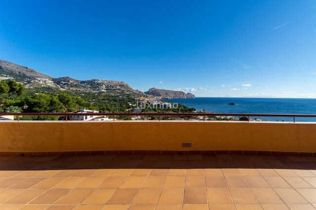 Chalet de 6 habitaciones en Altea en venta con piscina garaje - 1.800.000 € (Ref: 10079675)
