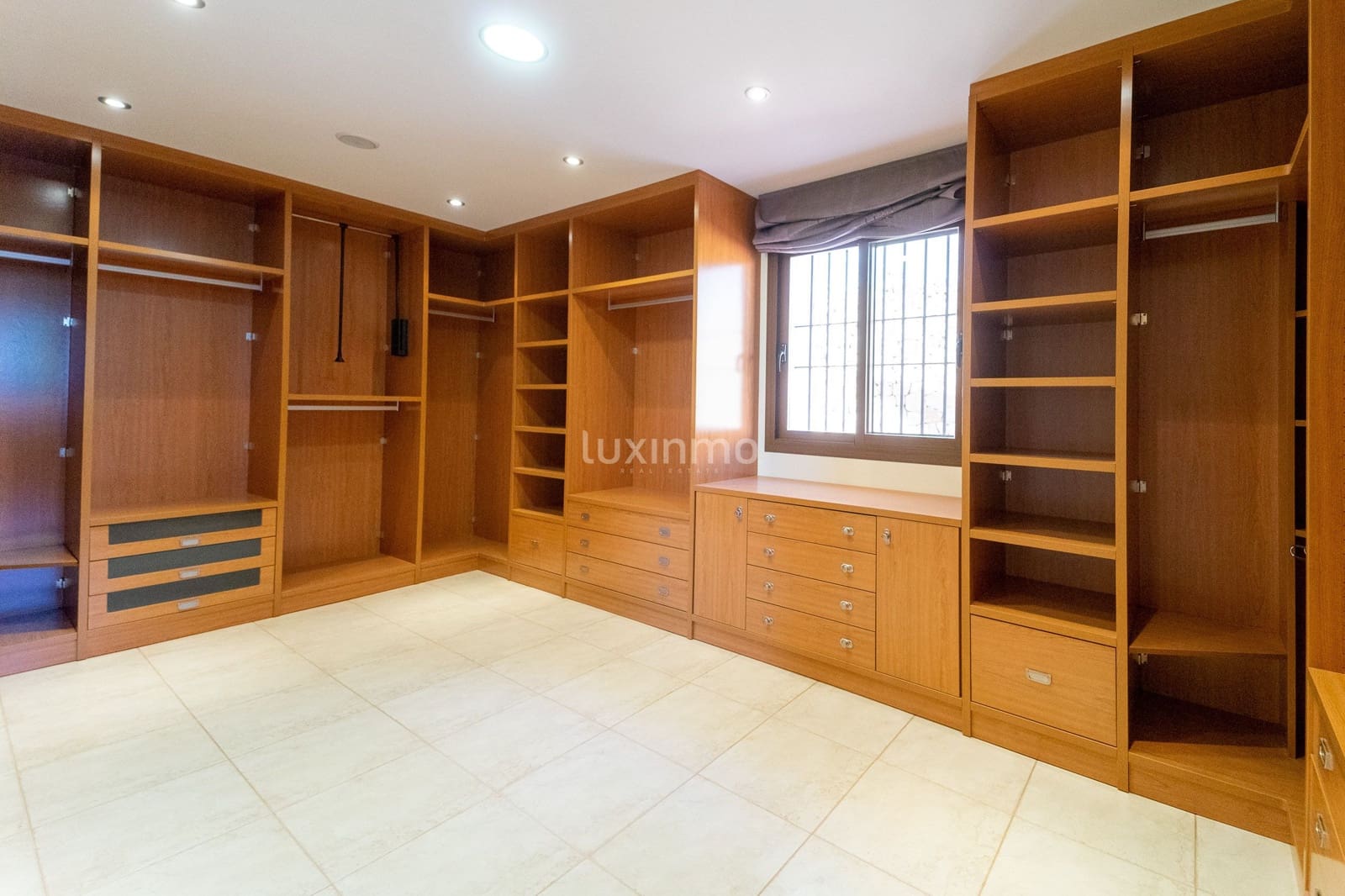 Chalet de 6 habitaciones en Altea en venta con piscina garaje - 1.800.000 € (Ref: 10079675)