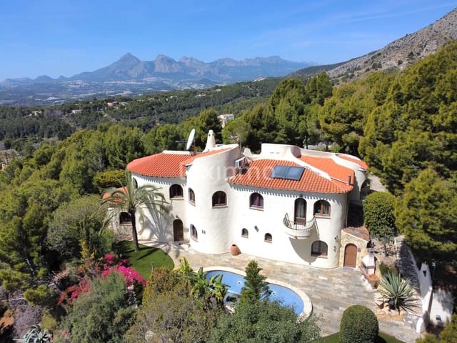 Chalet de 4 habitaciones en Altea en venta con piscina garaje - 1.520.000 € (Ref: 10079676)
