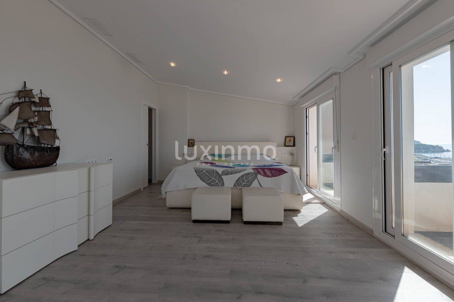 4 bedroom Penthouse for sale in Altea with pool garage - € 2,500,000 (Ref: 10079682)