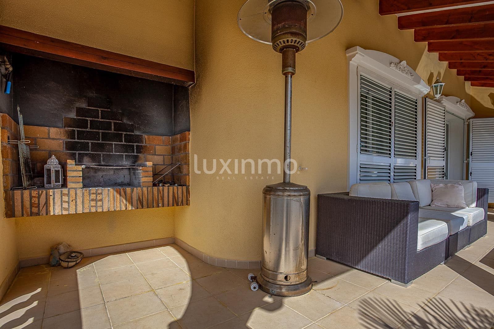 6 sovrum Villa till salu i Denia med pool garage - 1 850 000 € (Ref: 10079687)