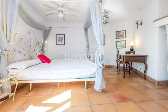 7 sovrum Villa till salu i El Campello med pool garage - 1 800 000 € (Ref: 10079691)