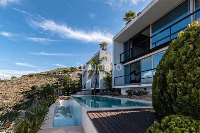 5 makuuhuone Huvila myytävänä paikassa Sierra Helada, Benidorm mukana uima-altaan 
autotalli - 4 000 000 € (Ref: 10079692)