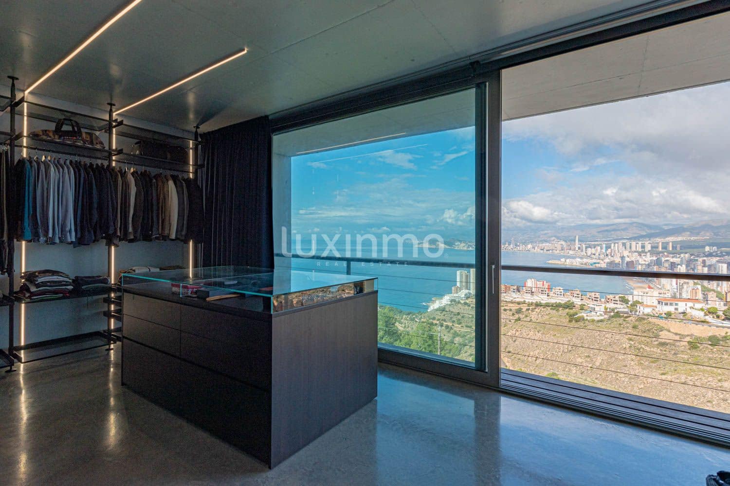 5 makuuhuone Huvila myytävänä paikassa Benidorm mukana uima-altaan 
autotalli - 4 000 000 € (Ref: 10079692)