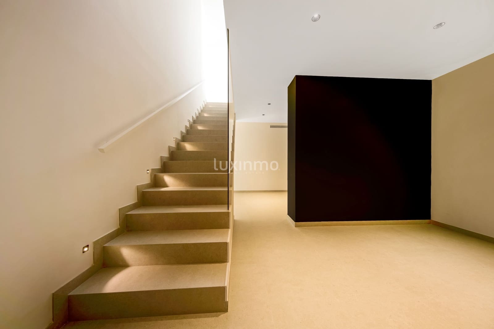 Chalet de 4 habitaciones en Albir en venta con piscina garaje - 3.950.000 € (Ref: 10079695)