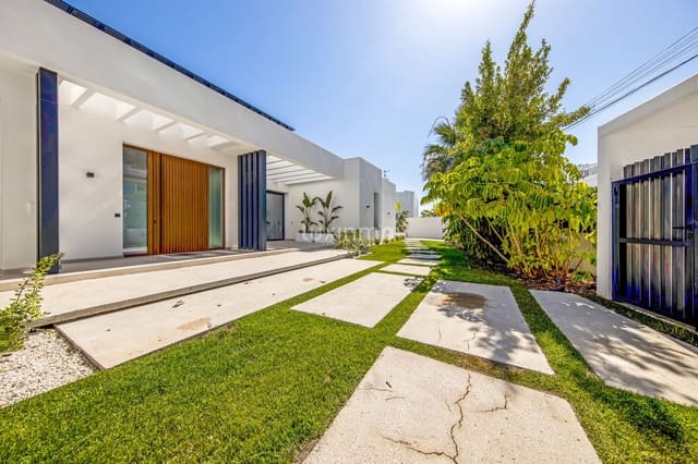 Chalet de 4 habitaciones en Albir, Alfaz del Pi / L'Alfàs del Pi en venta con piscina garaje - 3.950.000 € (Ref: 10079695)
