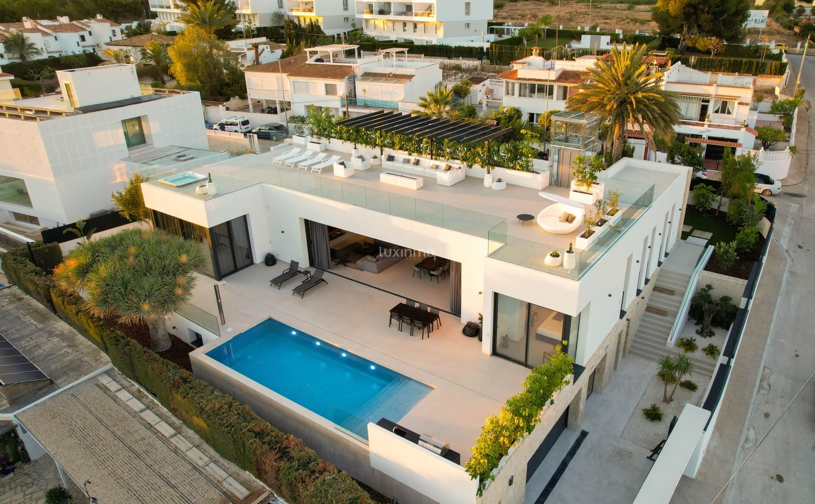 Chalet de 4 habitaciones en Albir en venta con piscina garaje - 3.950.000 € (Ref: 10079695)